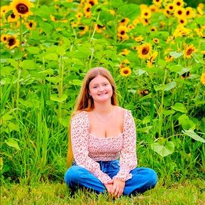 Meet your Posher, Chloe